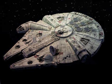 Subastan miniatura de nave de “Star Wars” en más de $3 millones